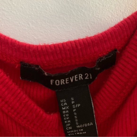 Red One piece - Picture 4 of 4